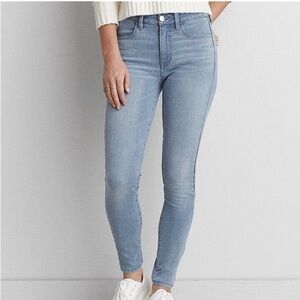 NWOT American Eagle 🦅 Light Washed Blue Skinny Jeans -Size 00